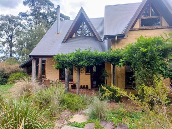 Cottage-front.jpg