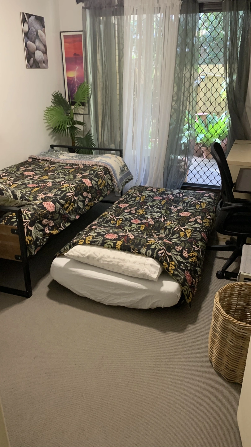 Trundle Bed.JPEG