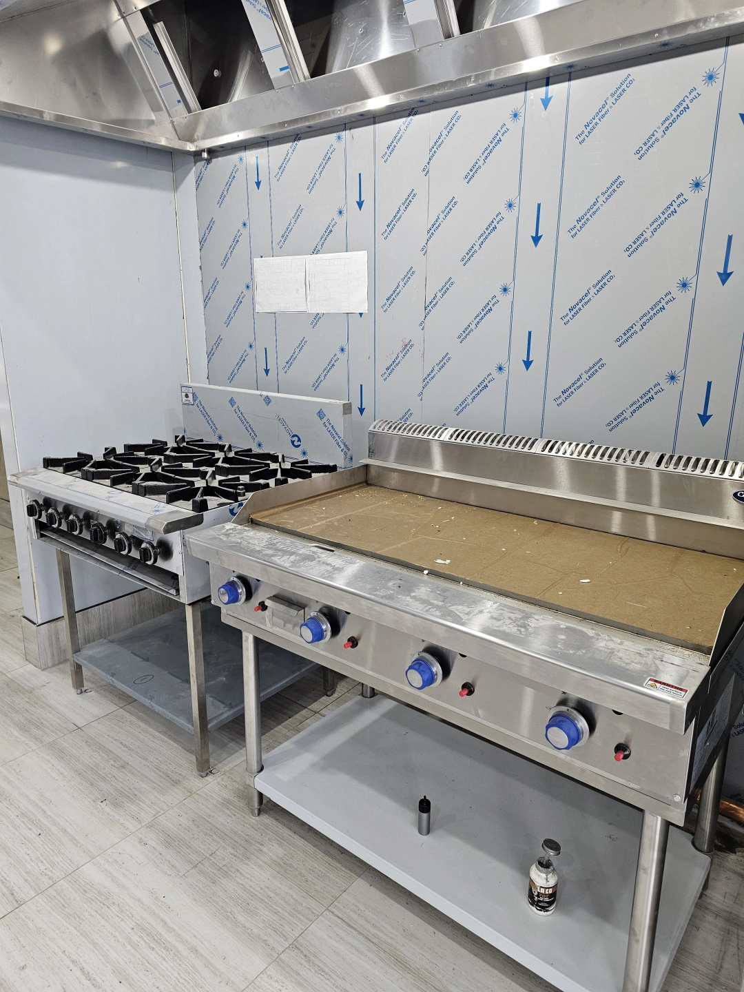 Commercial kitchen gas cooking equipment