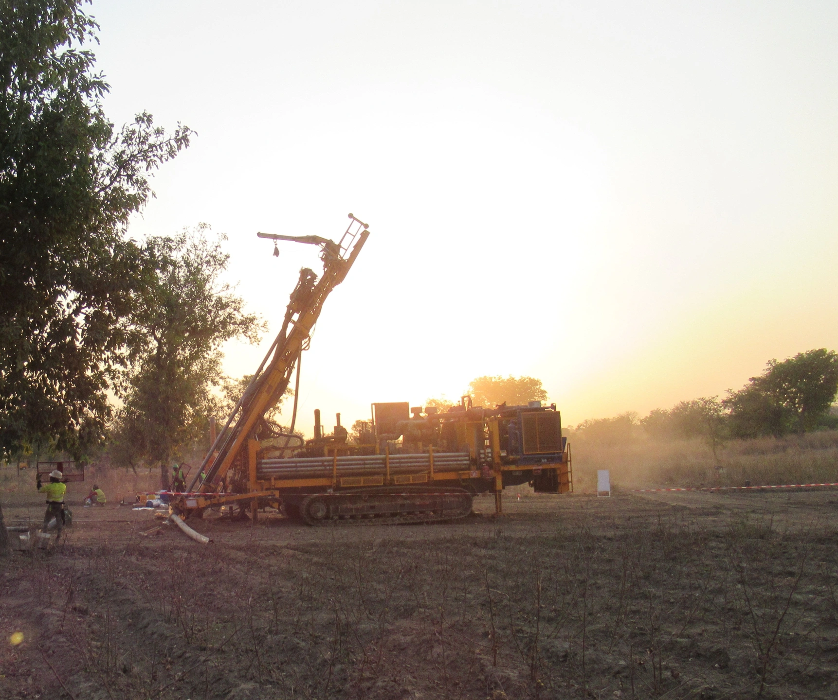 Drillrig at sunset square.JPG