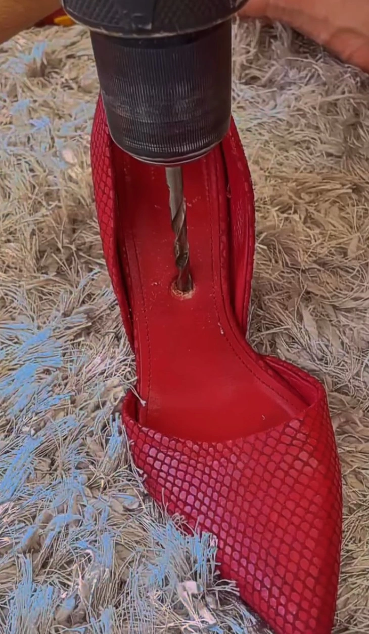 nuuudo_drilling_high_heel_process_CathC.jpg