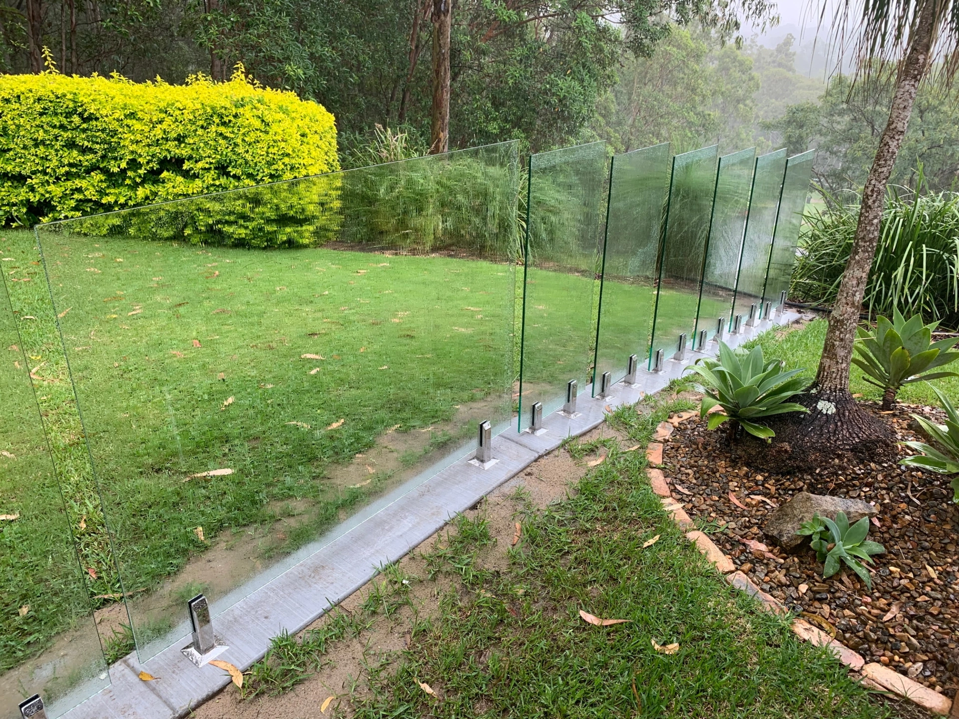 Frameless Glass Fencing 3.JPG