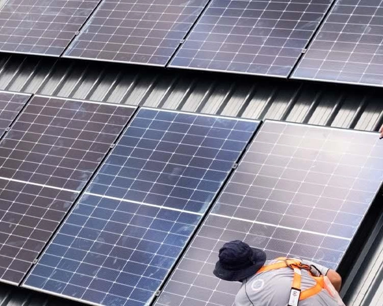 solar installers.jpg