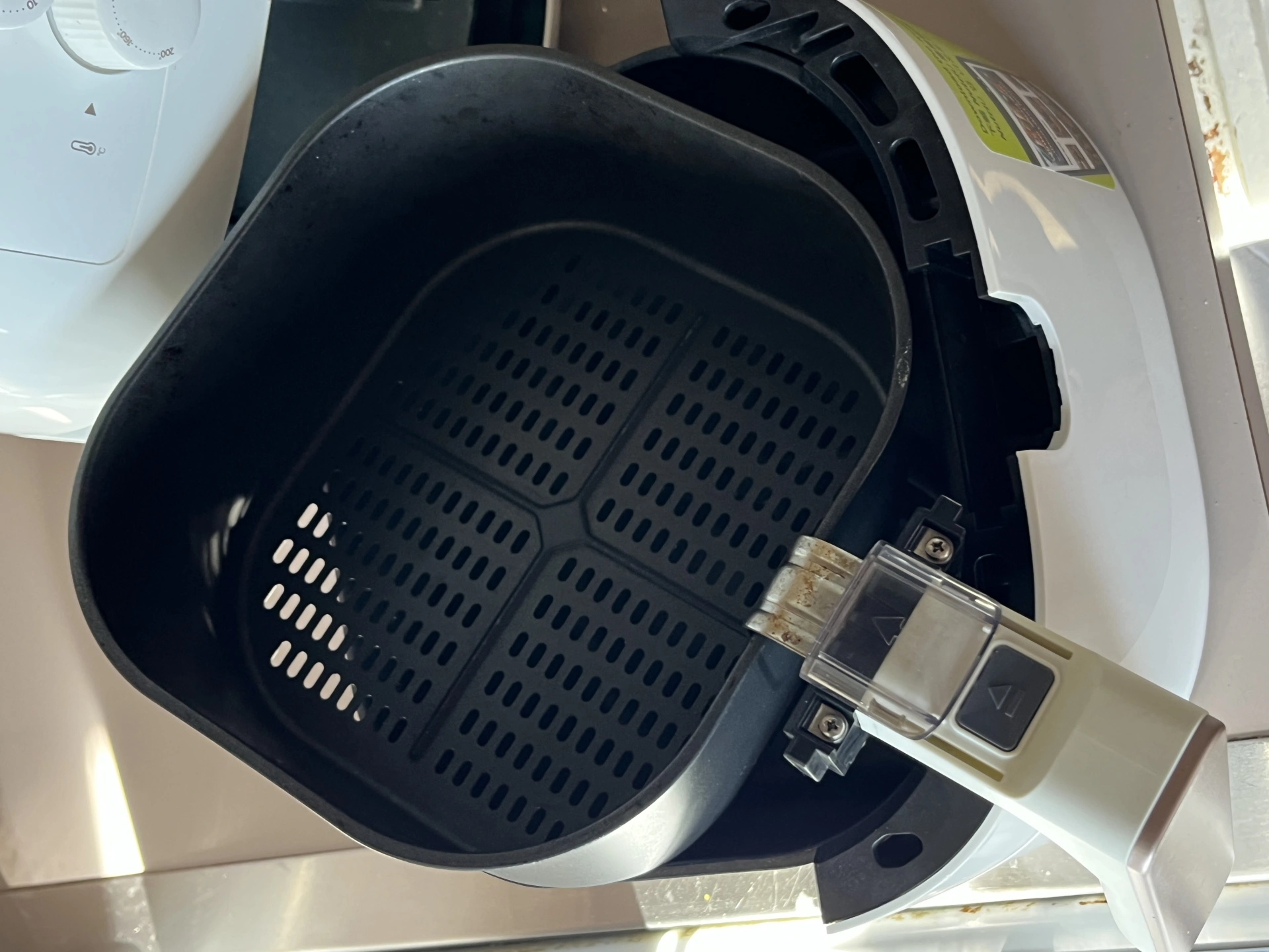 AirFryer_BasketSeparated.jpg