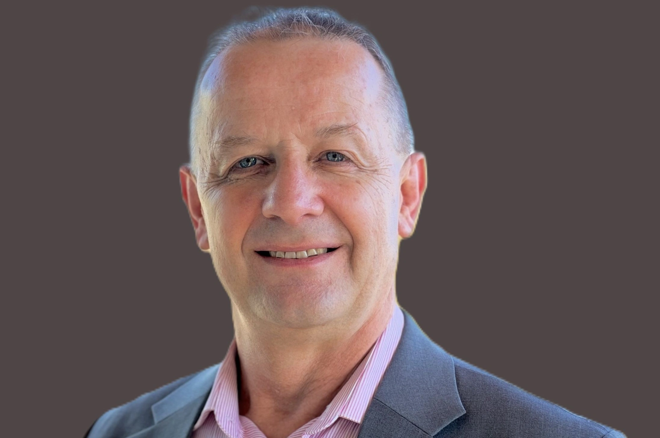 Jansen - Headshot.jpg