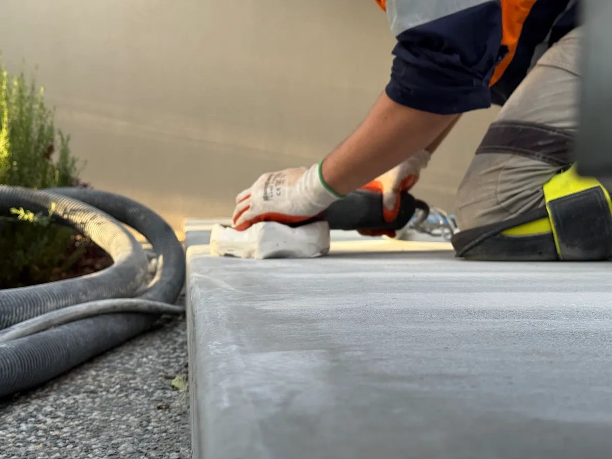 hand-grinding-concrete.webp
