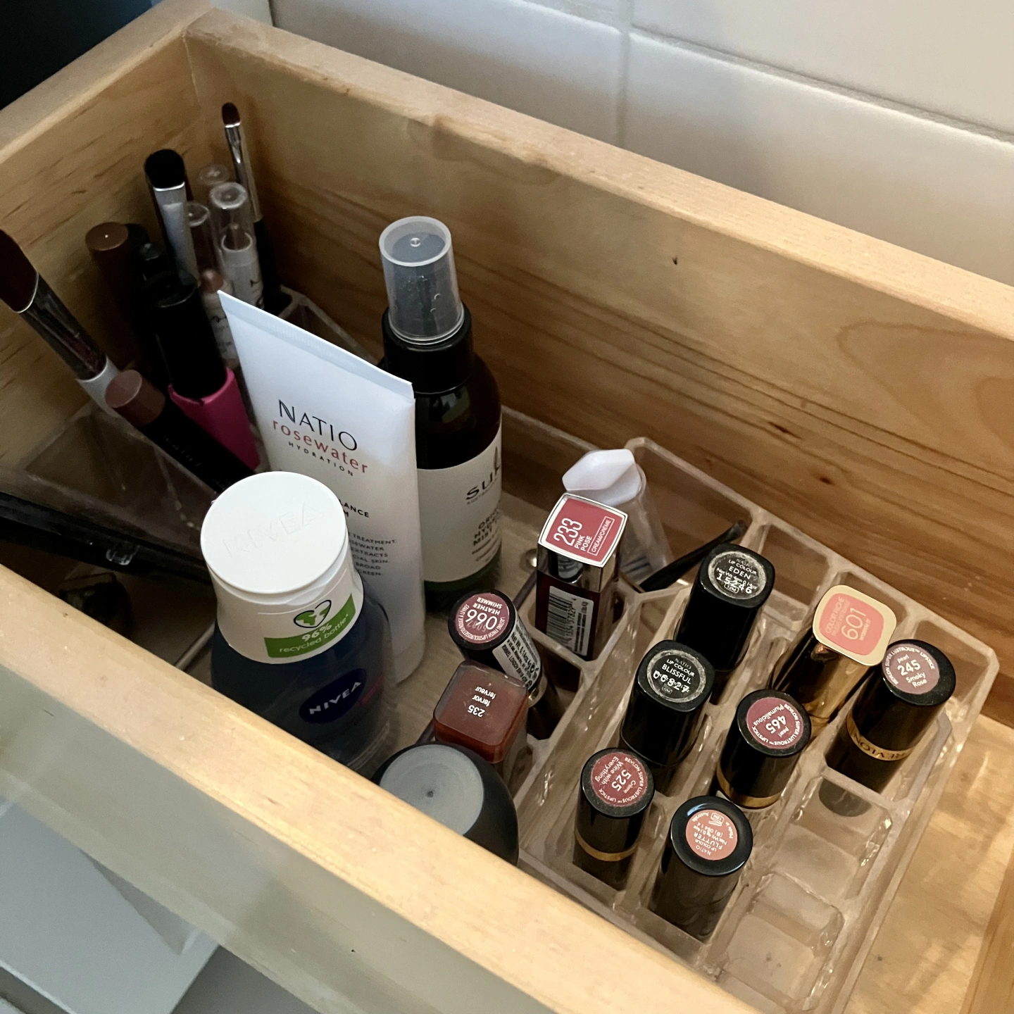 Neat-drawers-organised-easy-maintenance.jpeg
