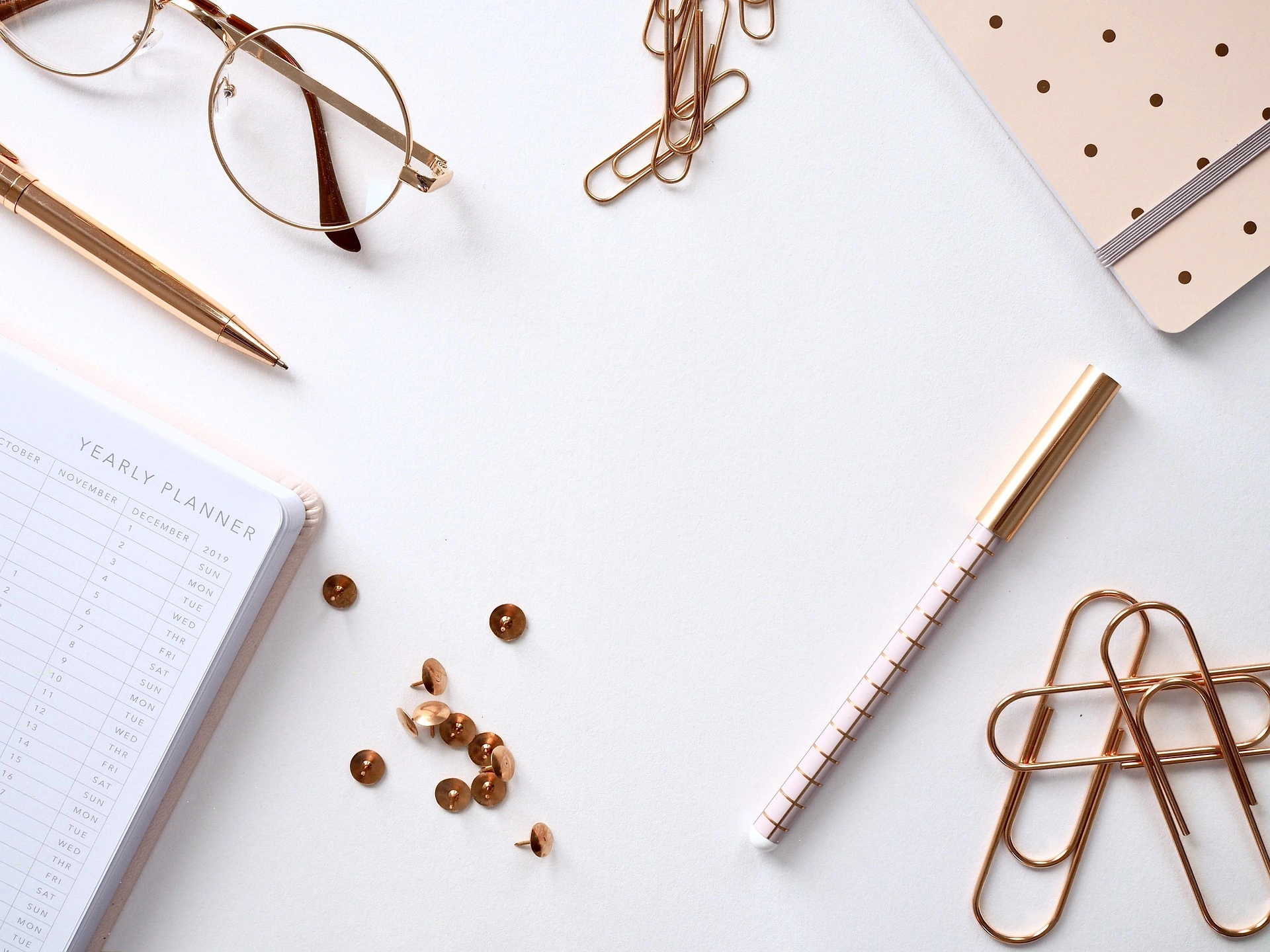 jessbaileydesign-notebook-3820634_1920.jpg