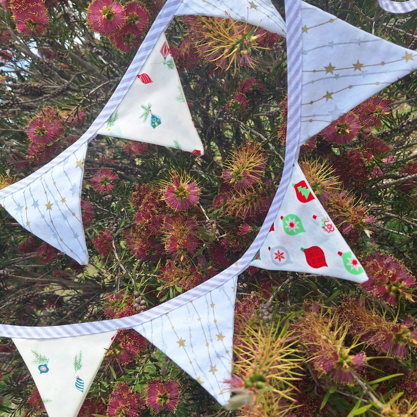 Christmas_bunting_light_and_bright_1 - web.jpg