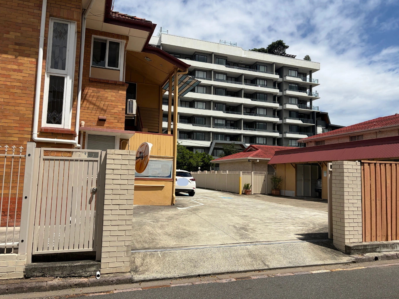 Parking Entrance Bourke Street office Brisbane Psychologists.png