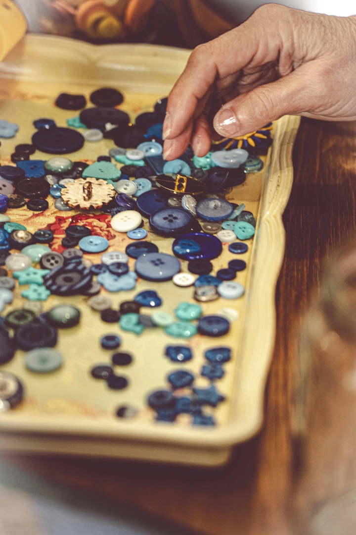 Blue and green buttons