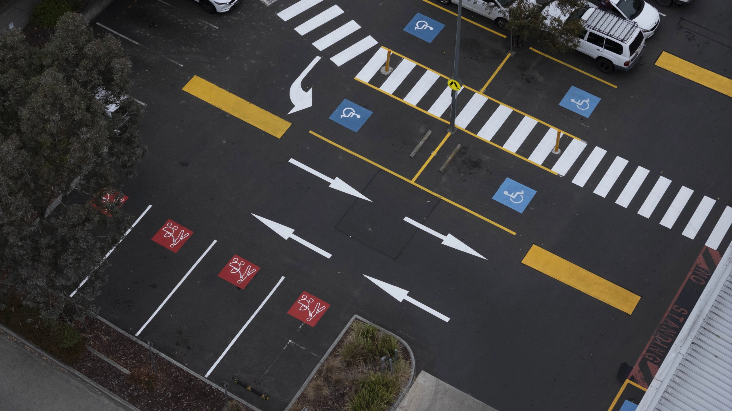 6865e74898d261fe504a3529_Photo 1.jpg