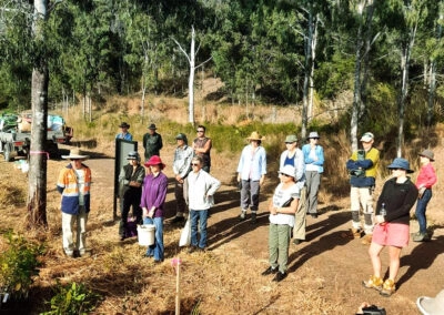 volunteers-400x284.jpg