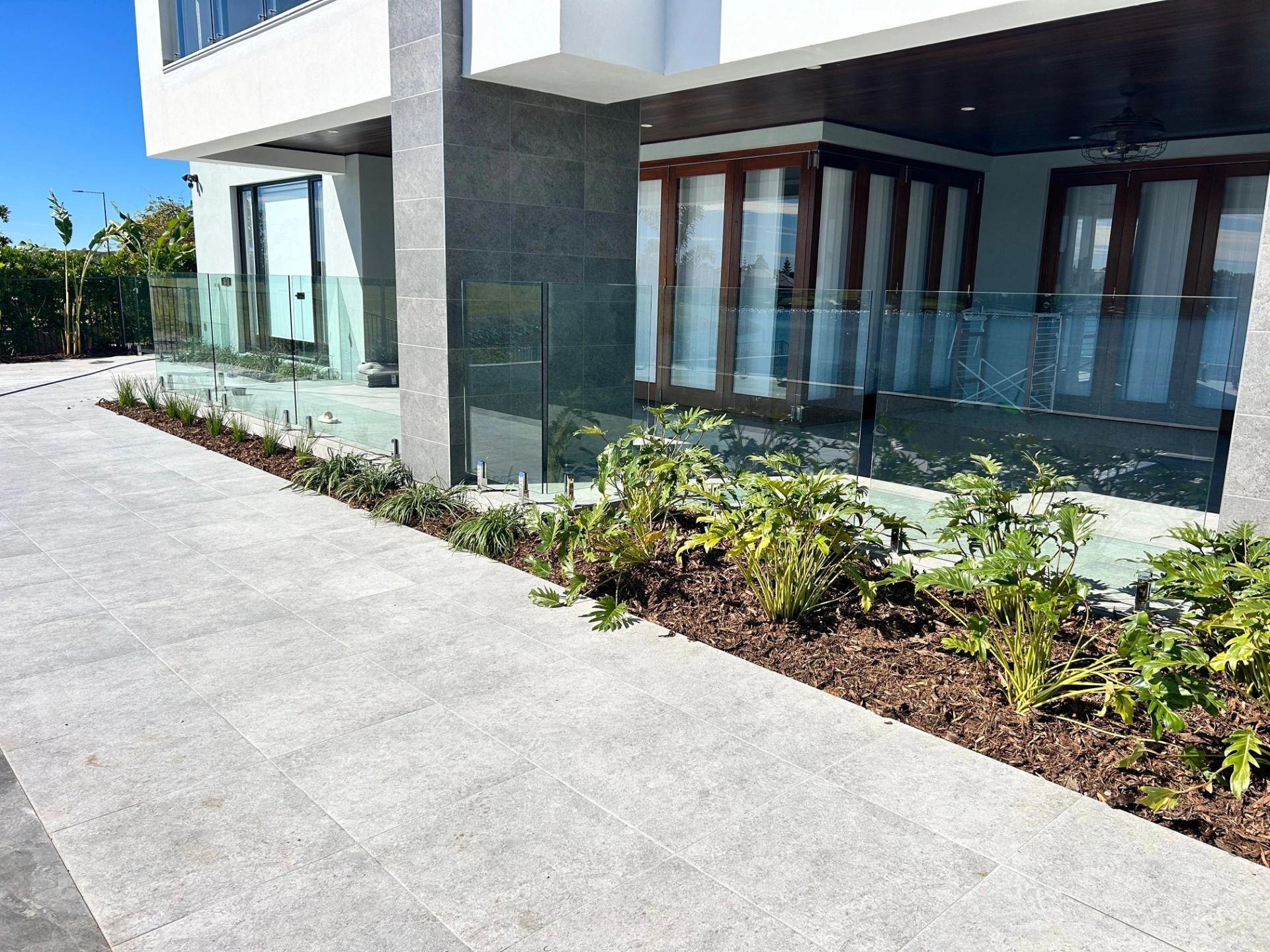 Frameless Glass Fencing 2.JPG