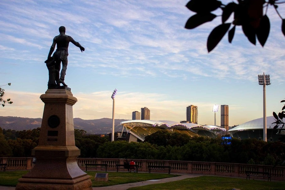 Col-Light-statute-MontefioreHill-pointingtocity.jpg