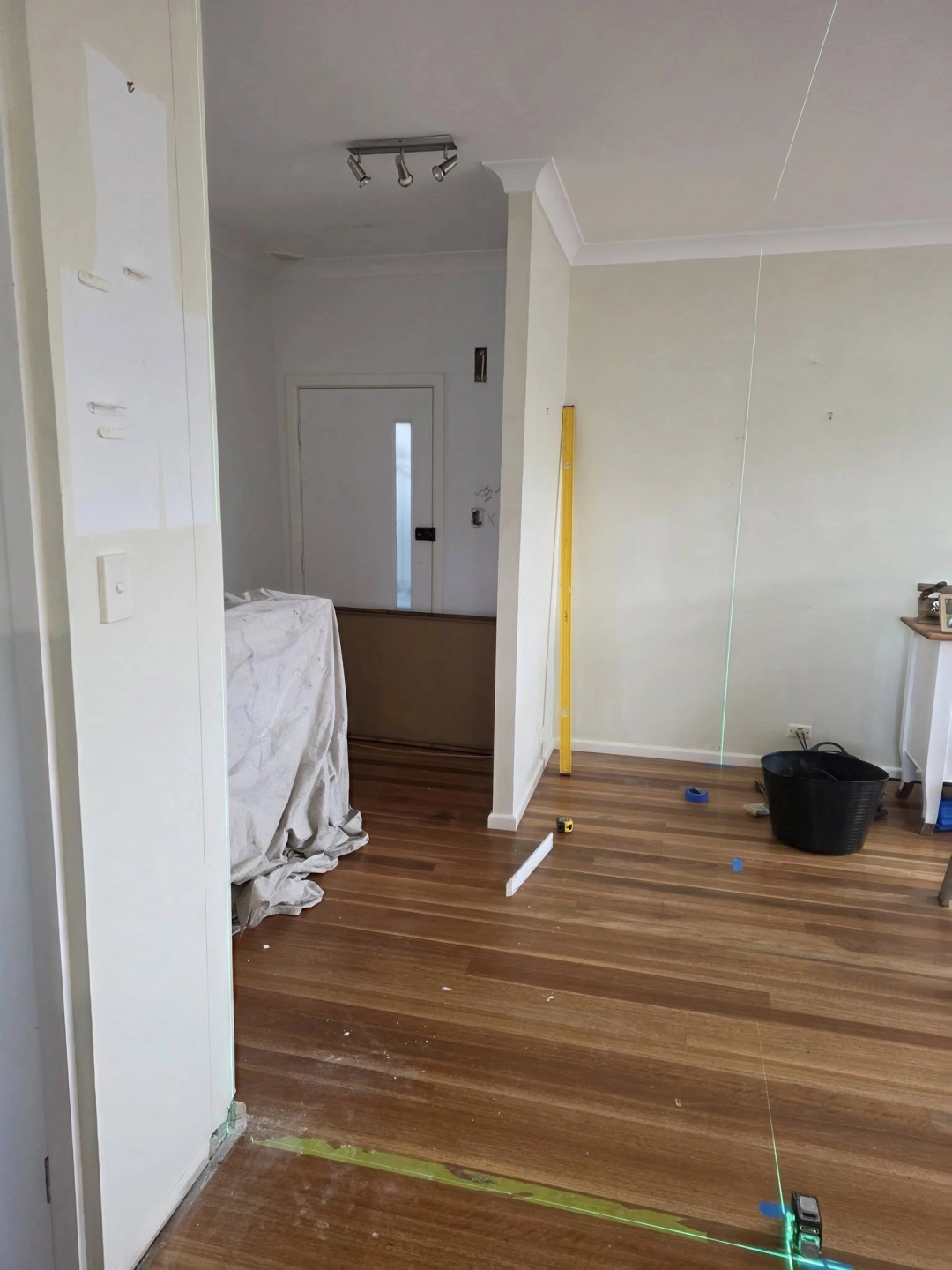 new room1.jpg