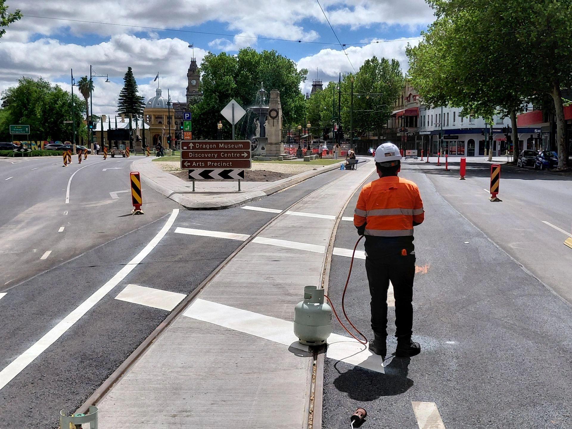 20251109_104006 1920-Alex-installing-chevrons-pallmall-bendigo-2025-tramline-upgrade.jpg