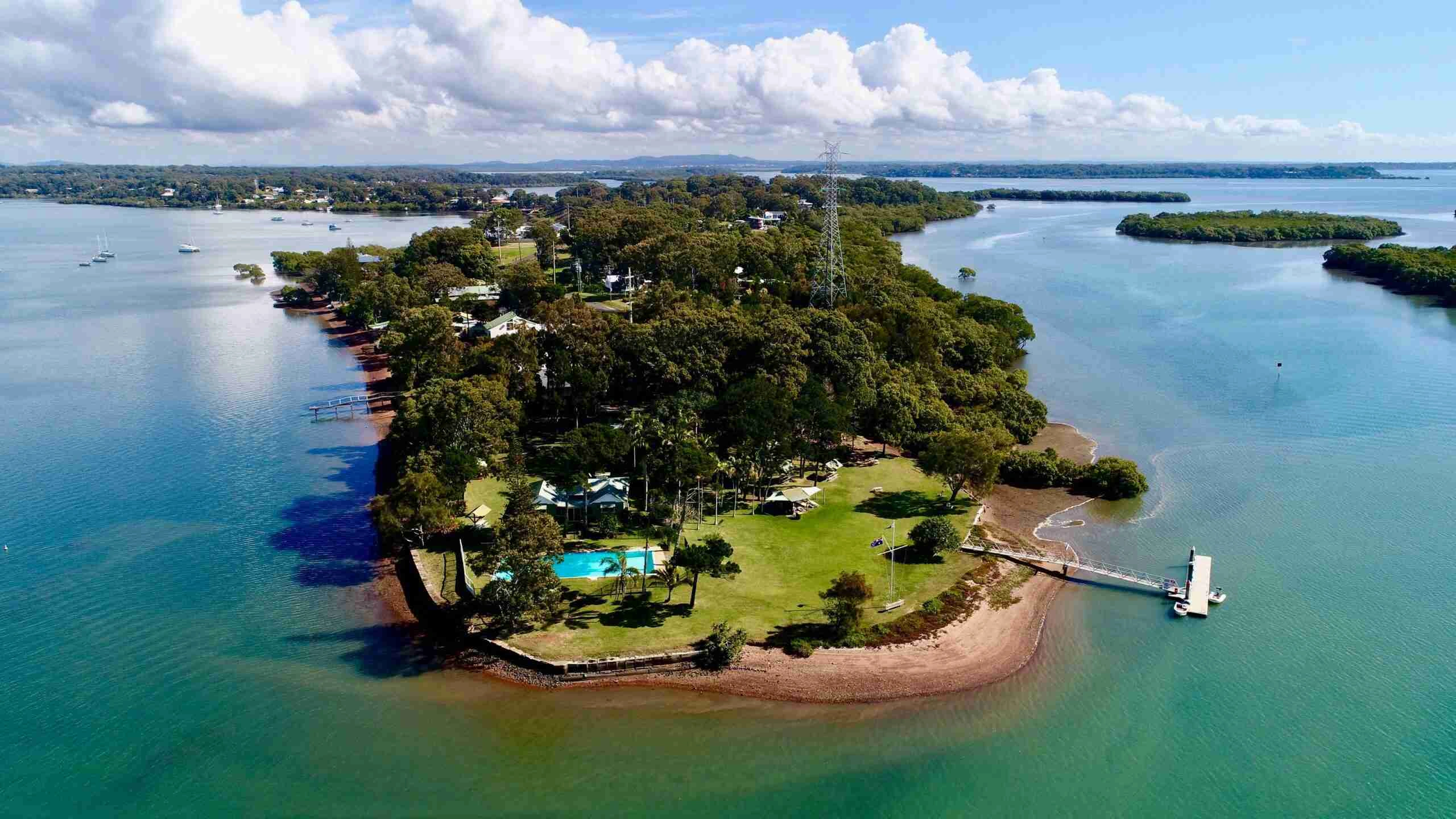 Royal Yacht Squadron.jpg