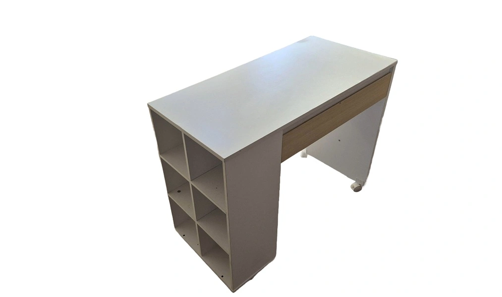 white desk.jpg