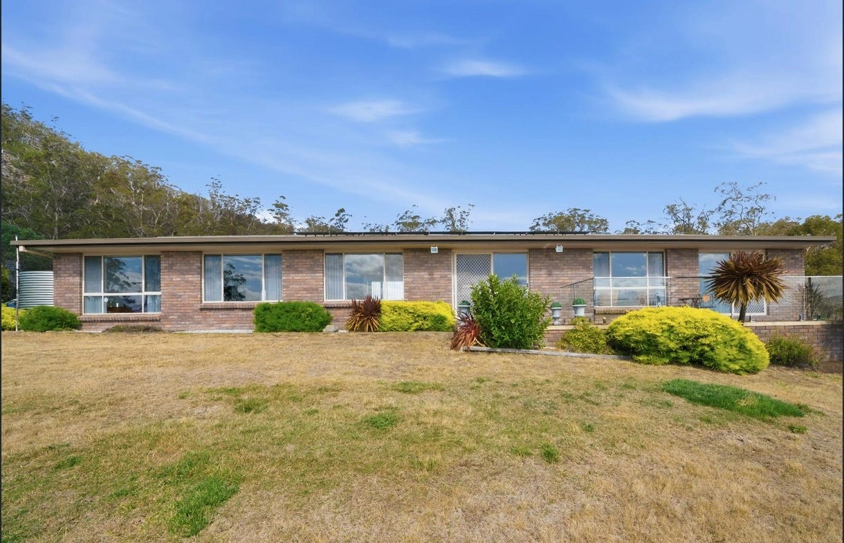 f21-home-front-lawn.jpg