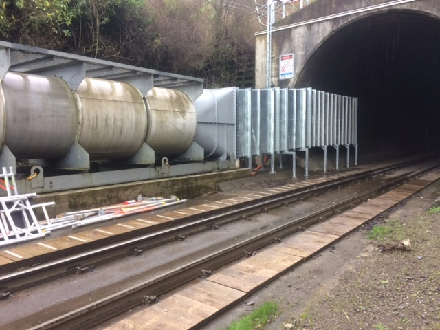Kaimai Tunnel fan installation 01.JPG