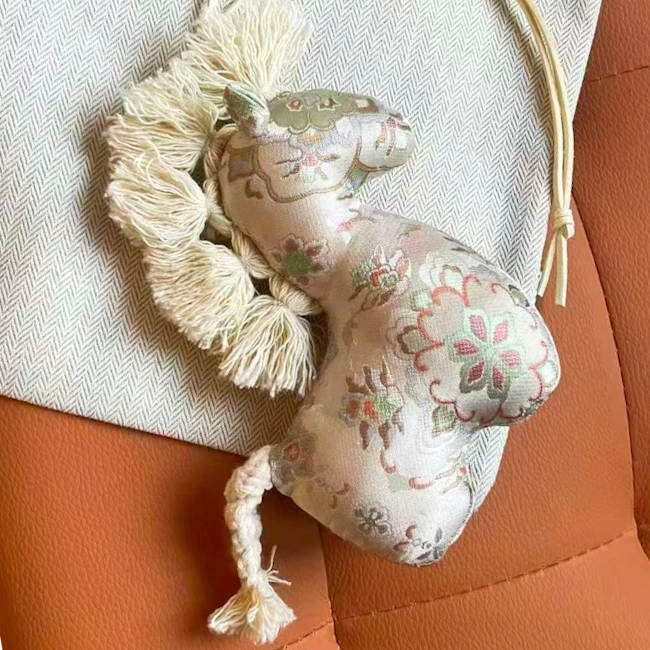horse_charm.jpg