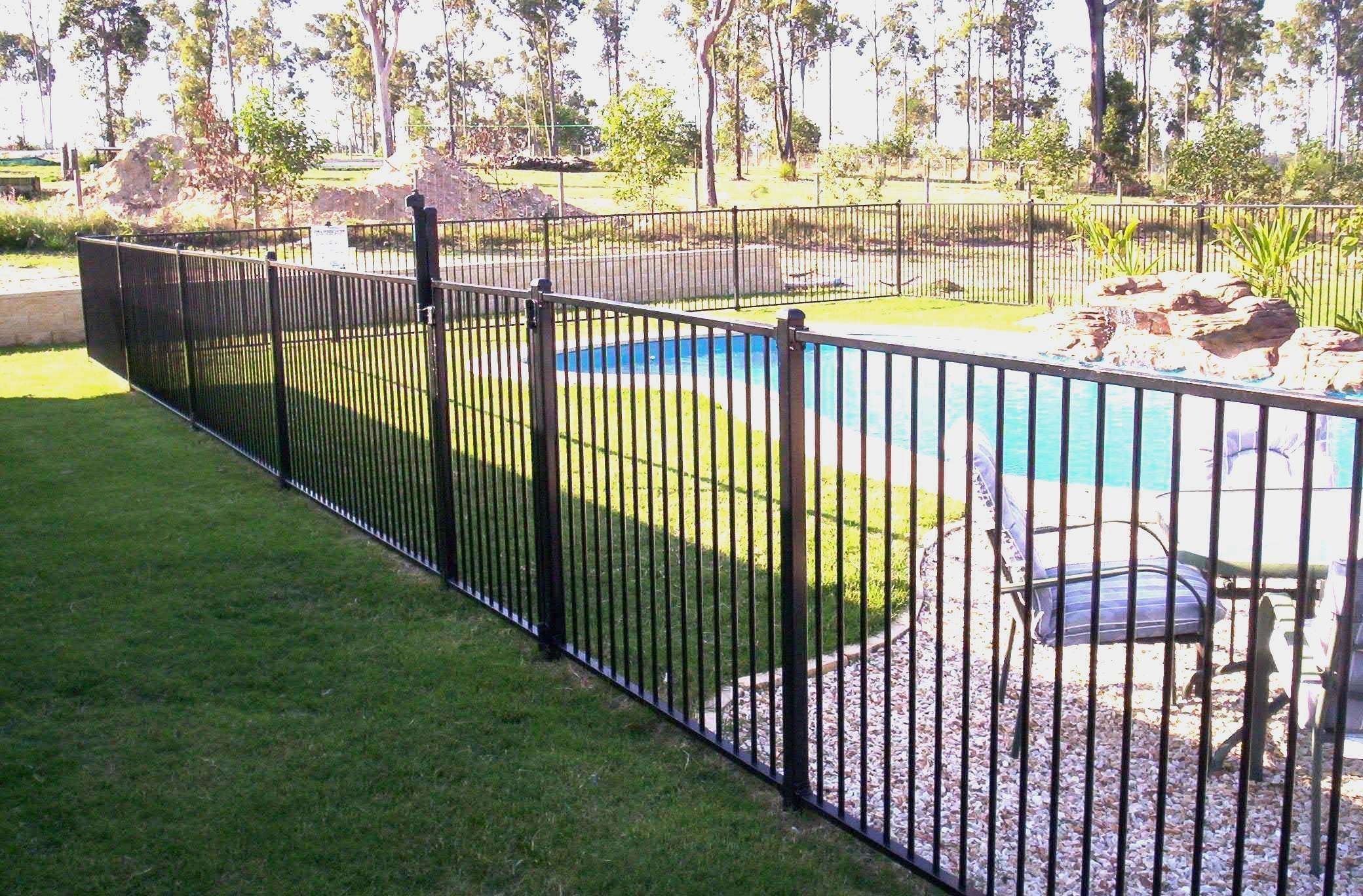 Aluminium Pool Fencing 2.JPG