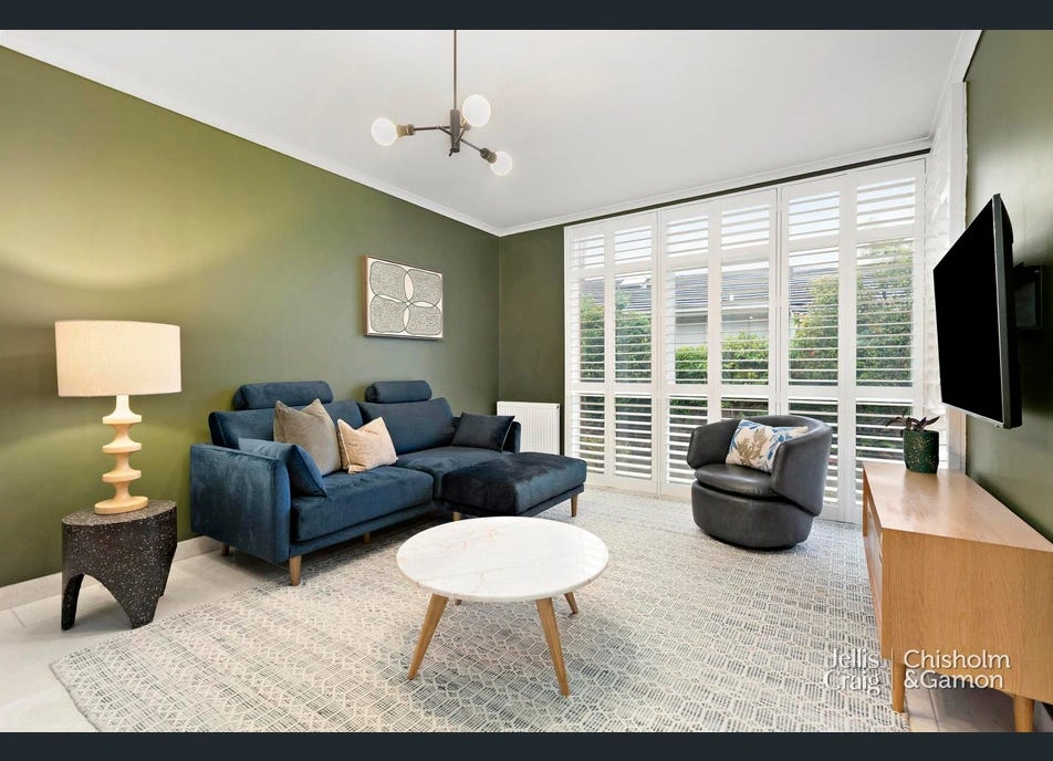 saturated green brighton 2 bed unit.jpg