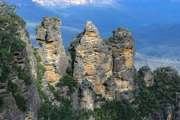 three-sisters-blue-mountains.webp