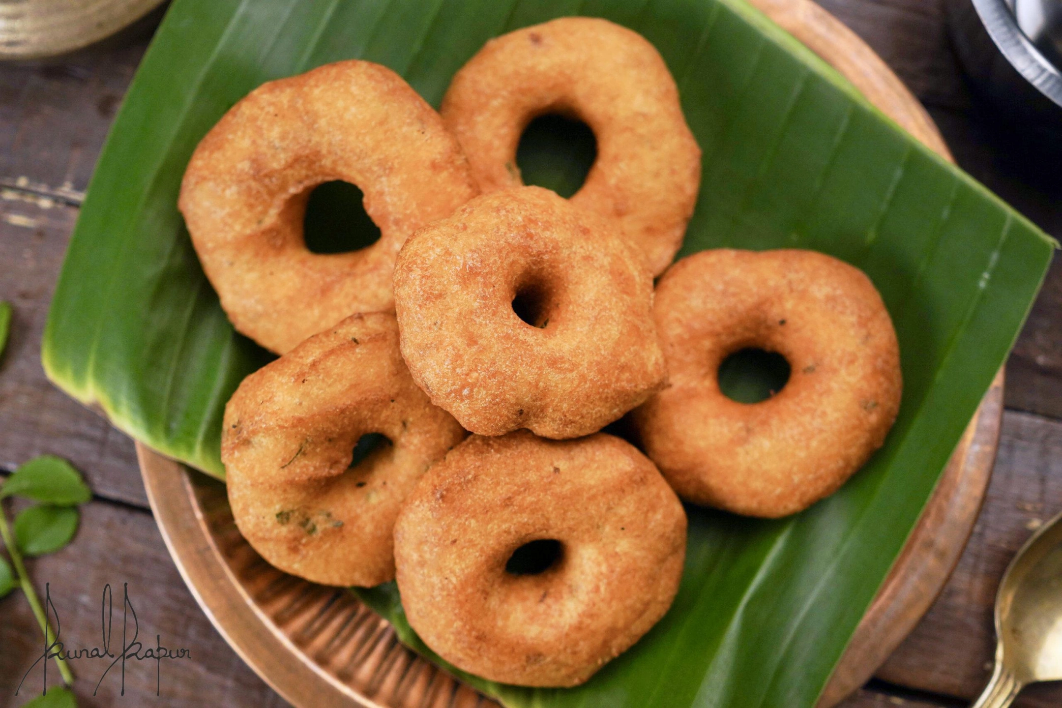 Medu-Vada-scaled.jpg