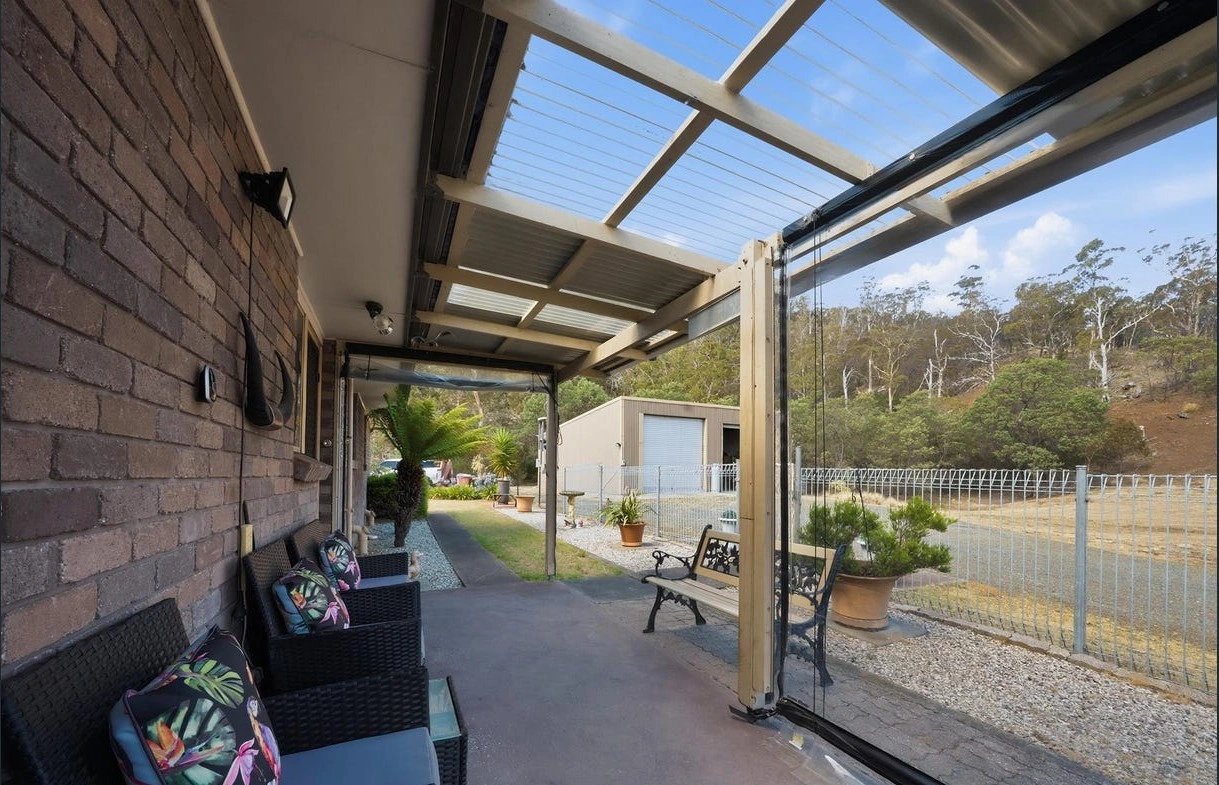 f18-covered-verandah.jpg