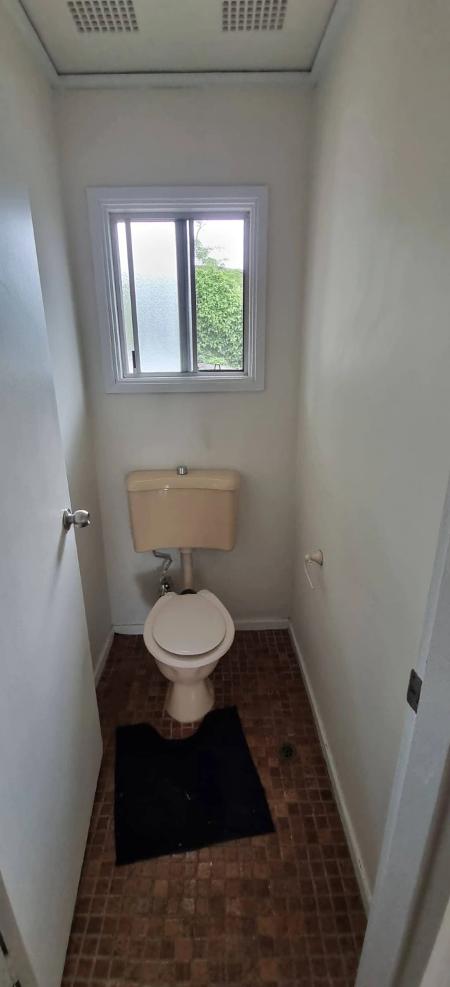 Bathroom3.jpg
