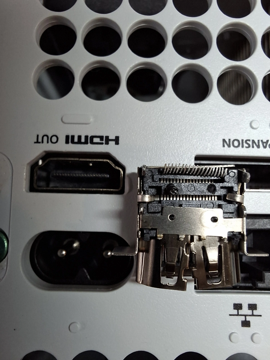 new vs old hdmi.jpg