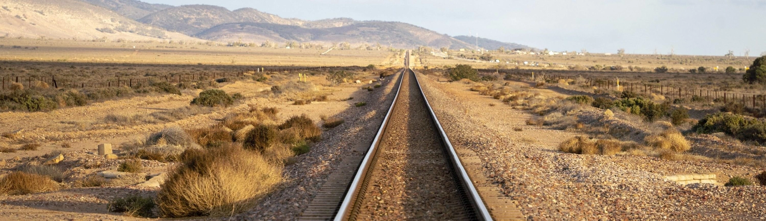 ARTC_tracks,_South_Australia_slim_resizecompress.jpg