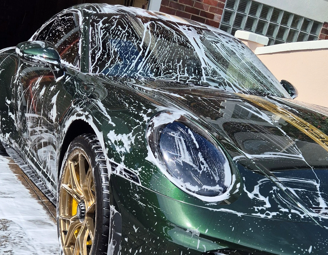 porsche.png