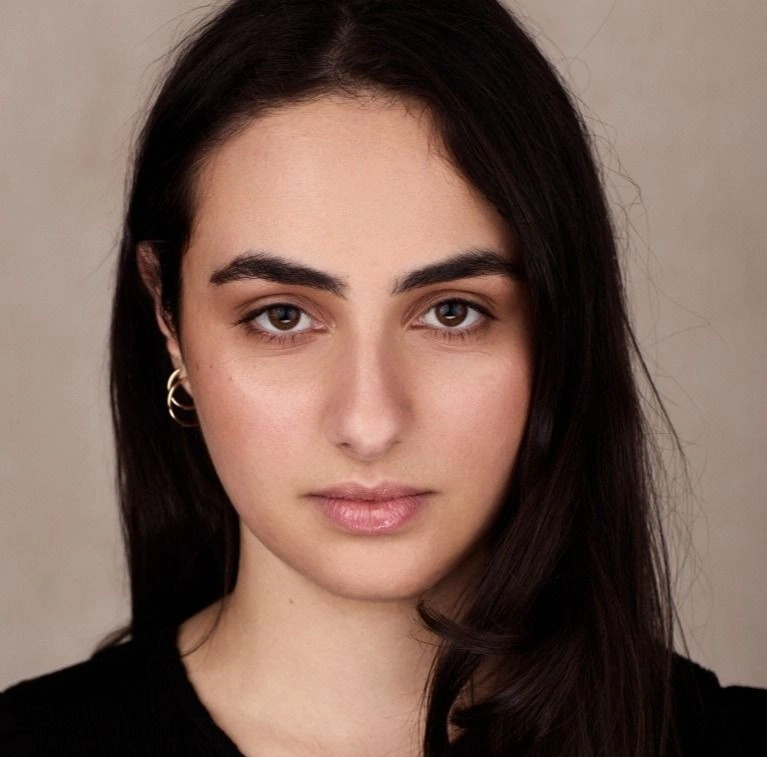 Laura Headshot cropped.jpg