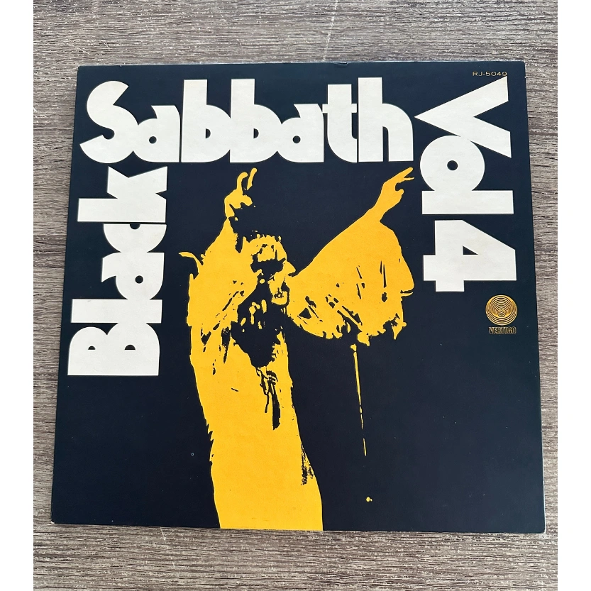 1-Black-Sabbath-Vol4-Front-Cover.png