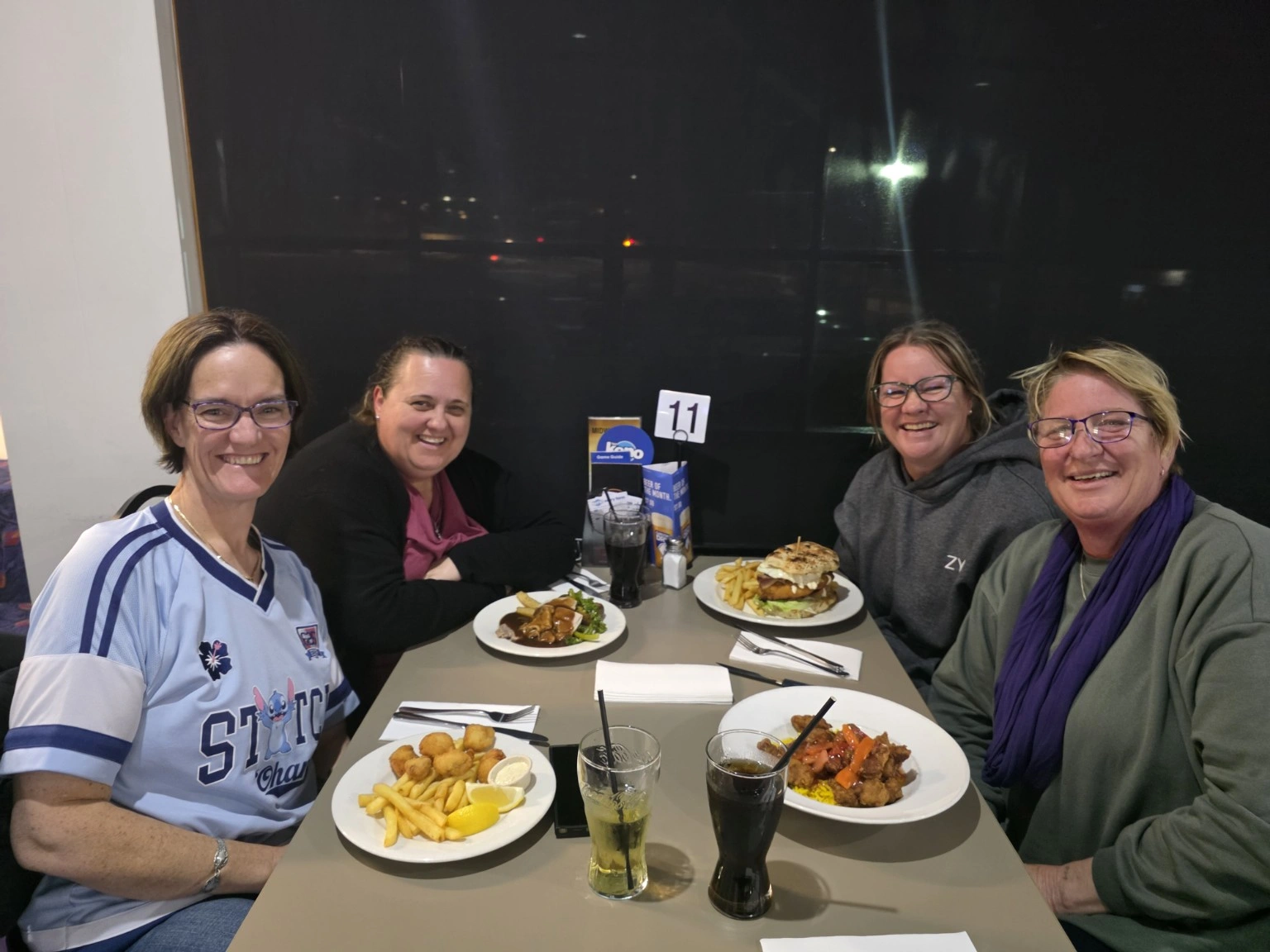 04_scentsy_friends_dinner.jpg