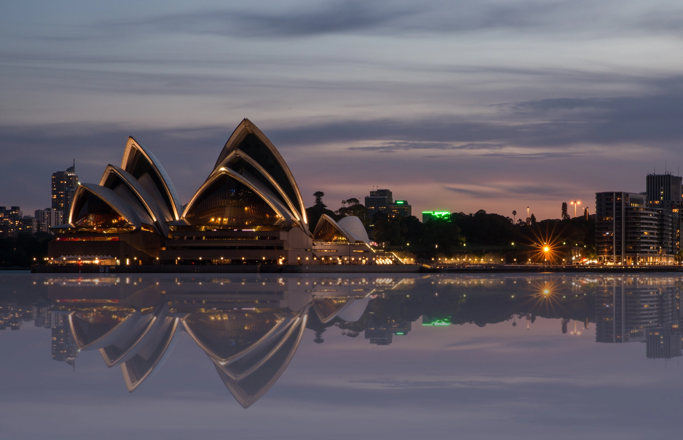sydney-4337418-Image by Monika Häfliger pixabay.jpg