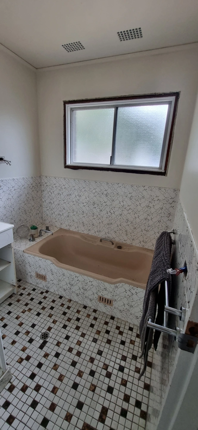 Bathroom1.jpg