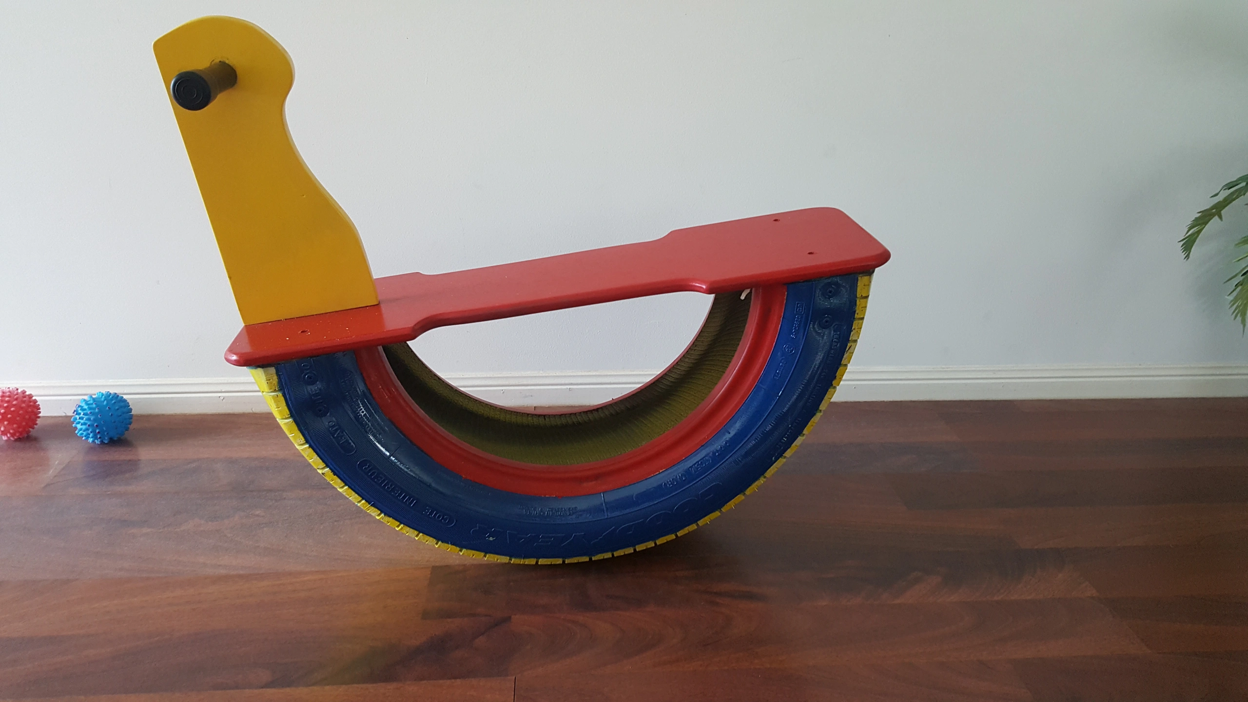 tyre seesaw tyre shelf 002.jpg