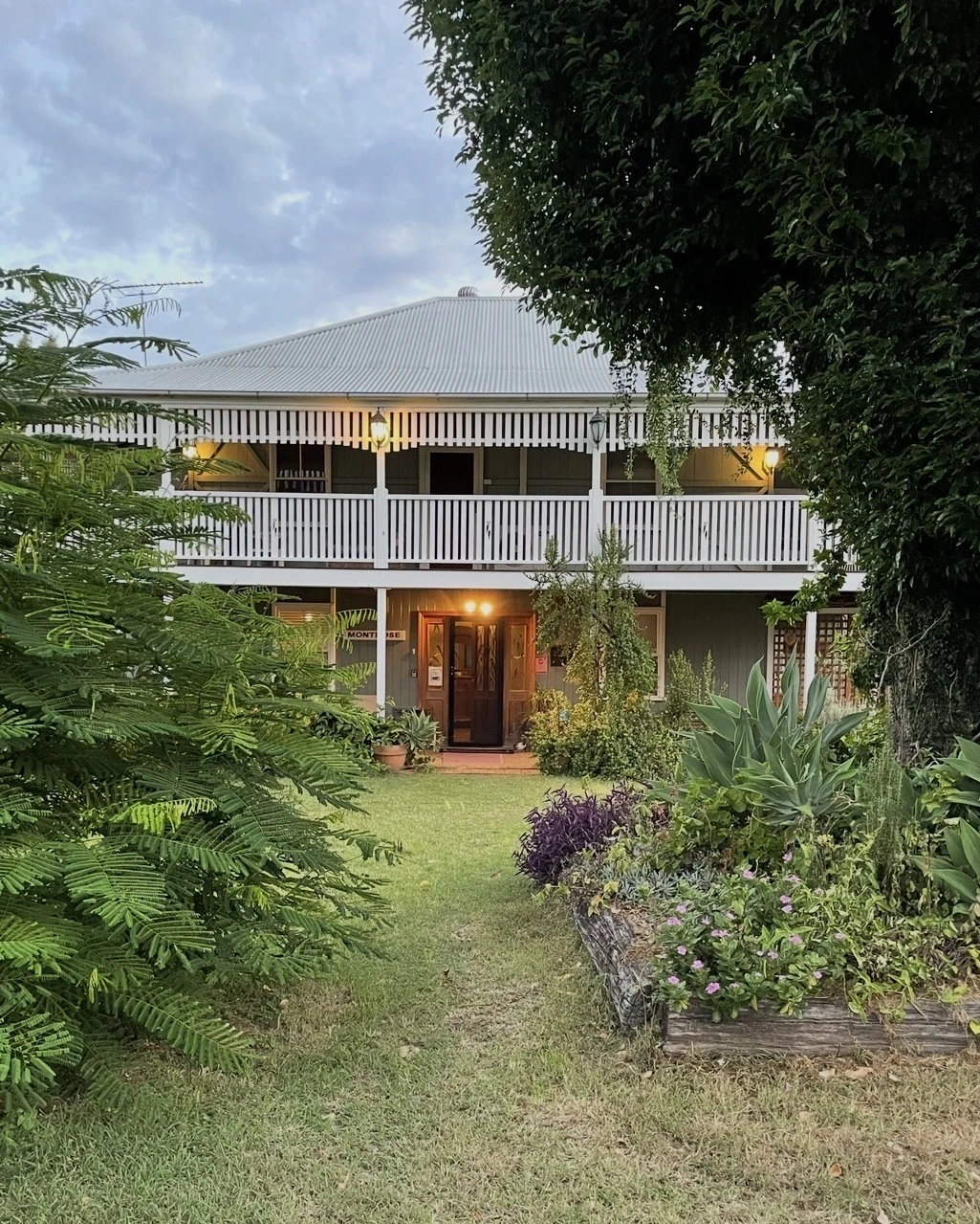 BNB1 - Front yard.webp