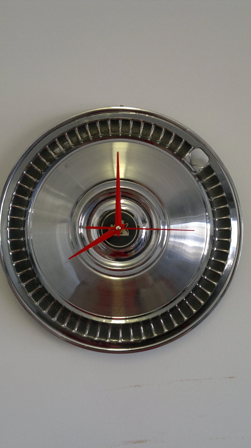 new piston ,hubcap clks tahlia painting 004.jpg