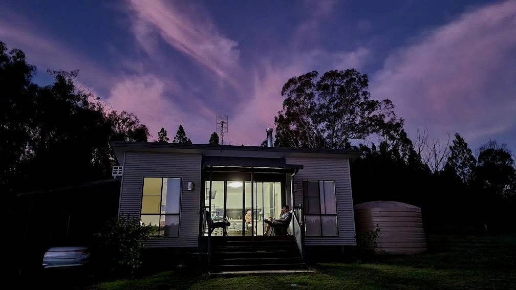 Vineyard Cottage Dusk.png