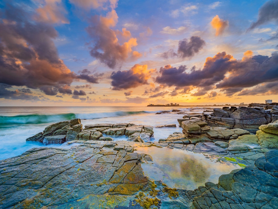 2026-08-18-MooloolabaBeachSunrise-MarkGray.jpg