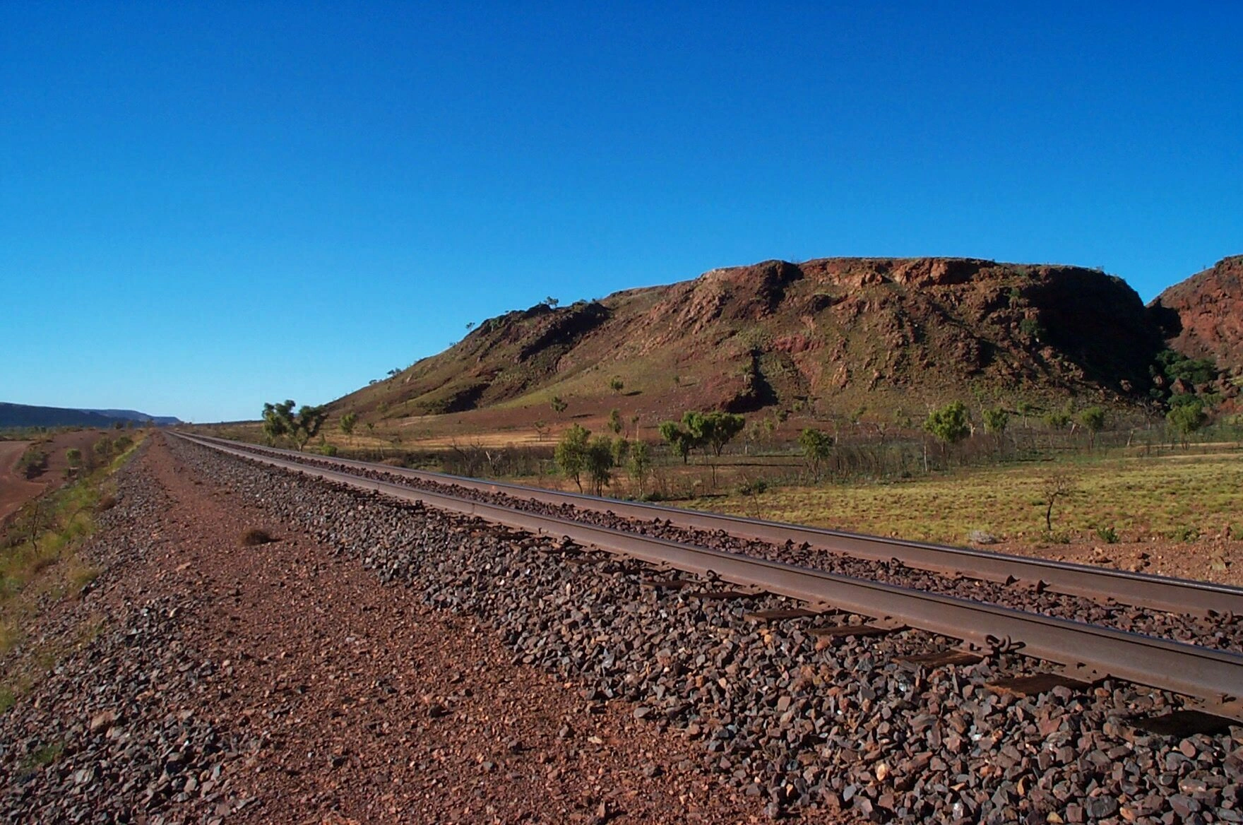 Yarrie Trackside Scenery_1.jpg