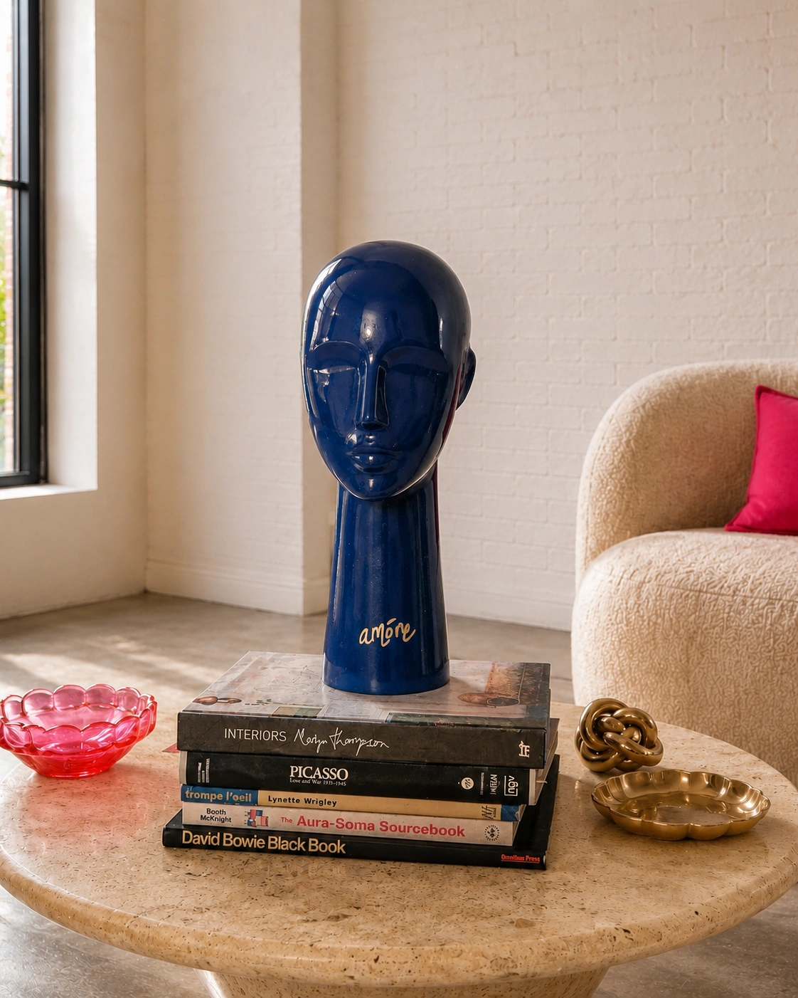 nuuudo_head_navy_blue_room_image.png