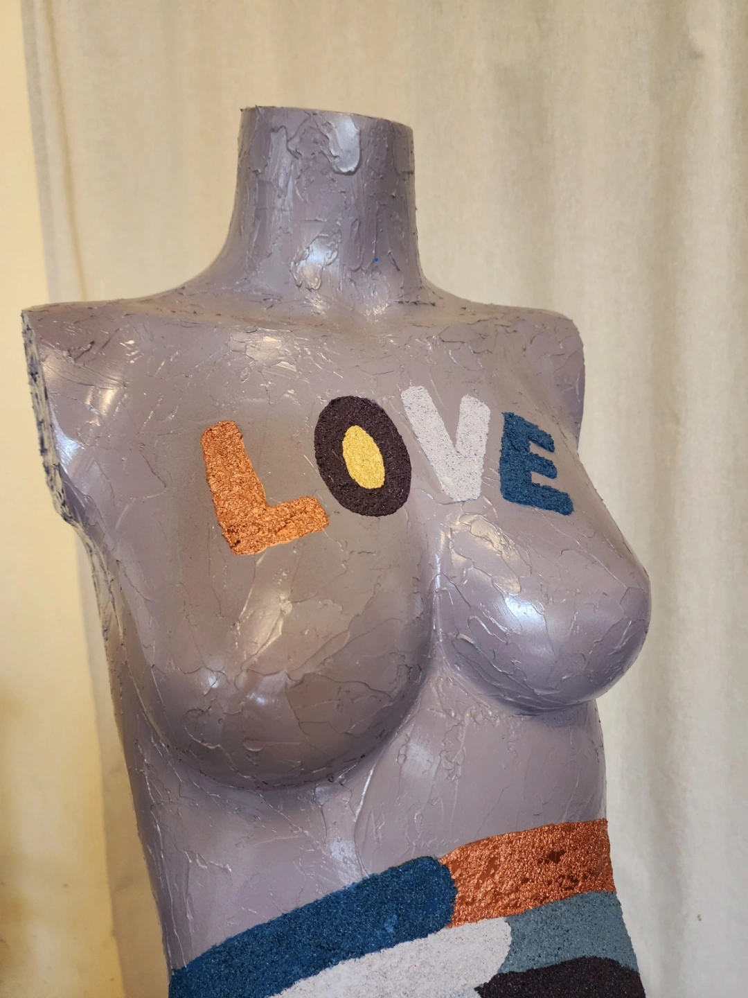 nu337106 Rainbow Love she torso on stand spatula texture sand rainbow love part.jpg