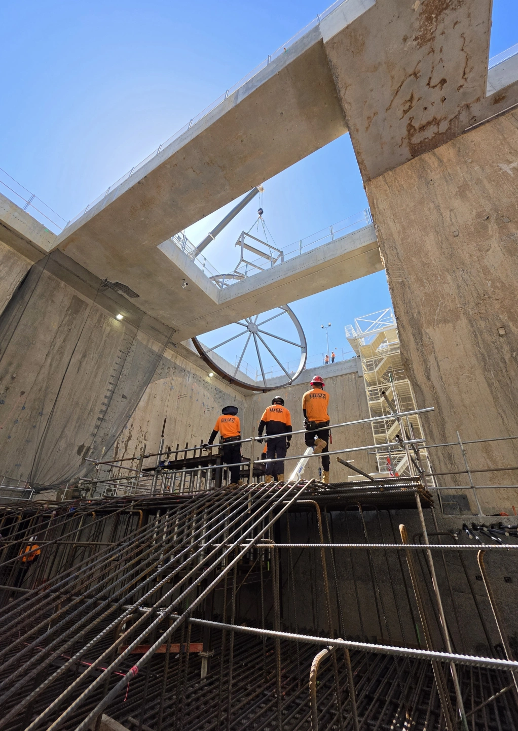 03-shaft-crew.jpg