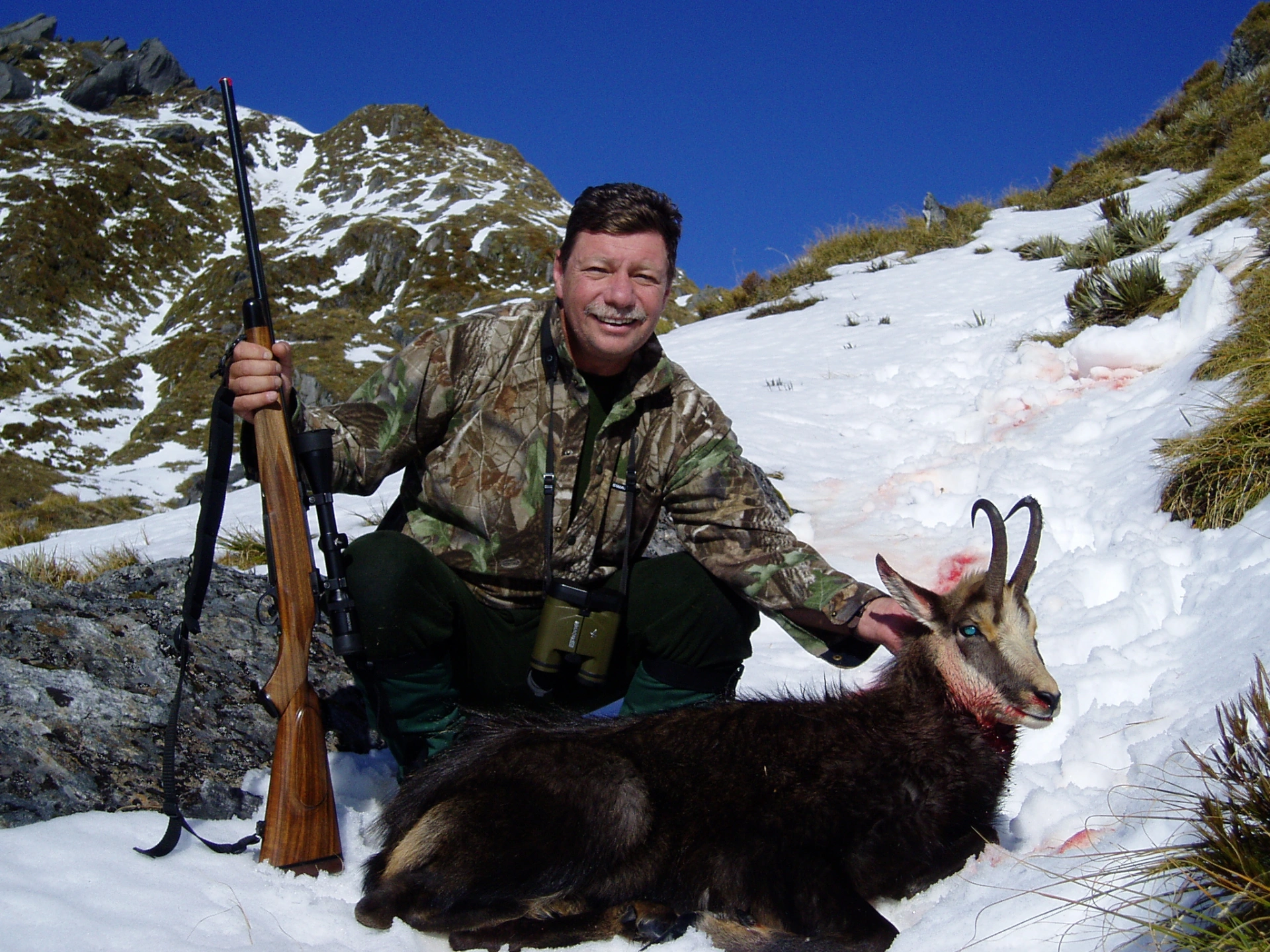 Joe Estermann Mountain hunt Tahr.JPG
